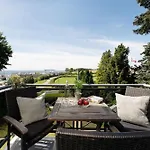 Strandhaus Am Yachthafen 4 *